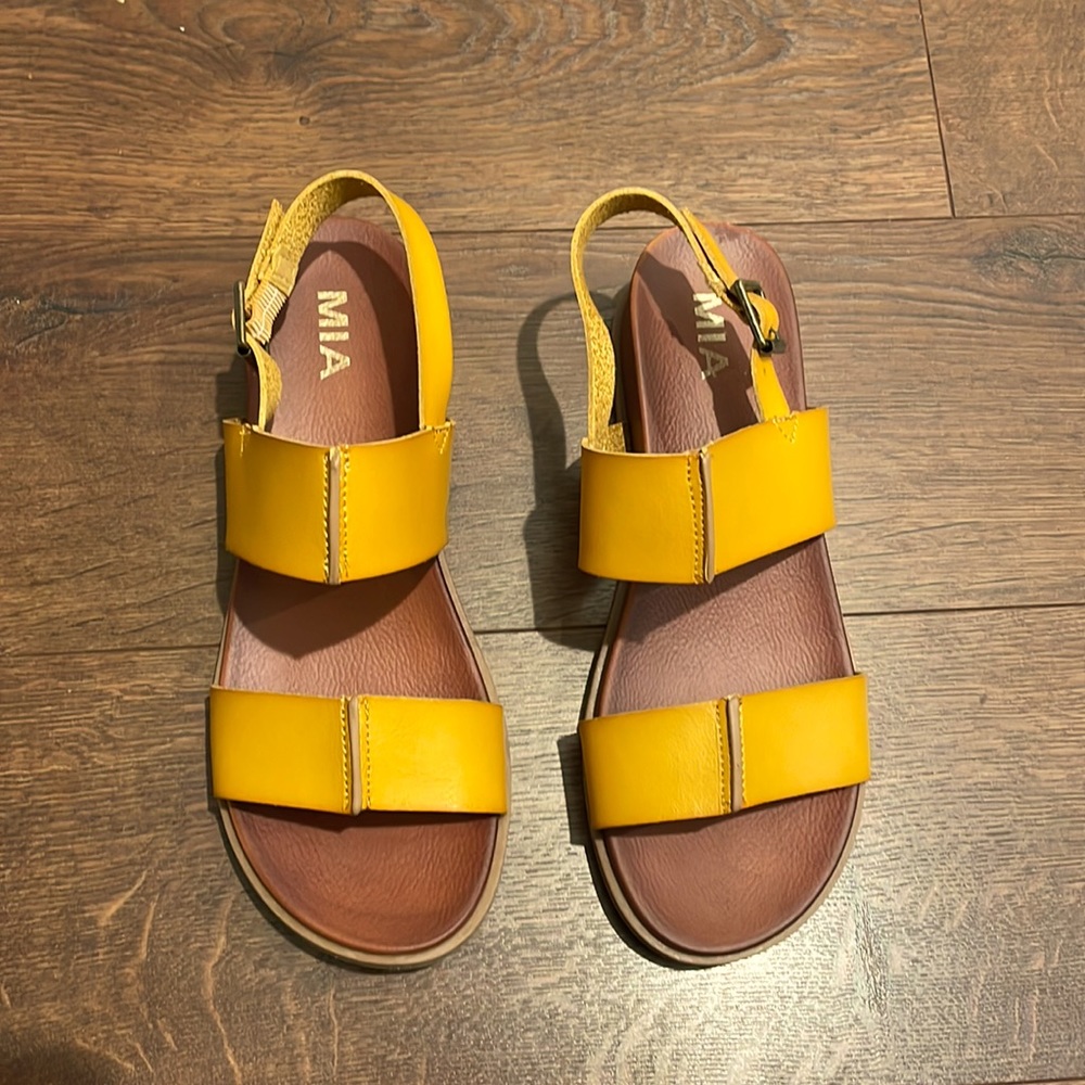 Mia Felicia Sandals